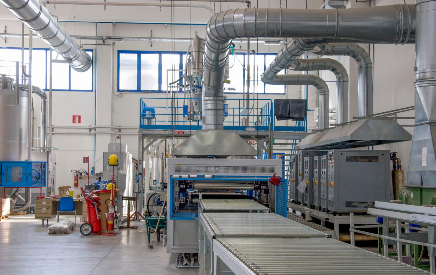 Machine at the Diab factory, which specializes in core materials for composite materials (sandwich technology) for industries such as marine, wind energy, and aviation.