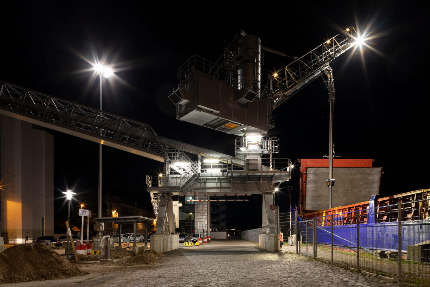 Crane on the quay from the series “Night beasts”