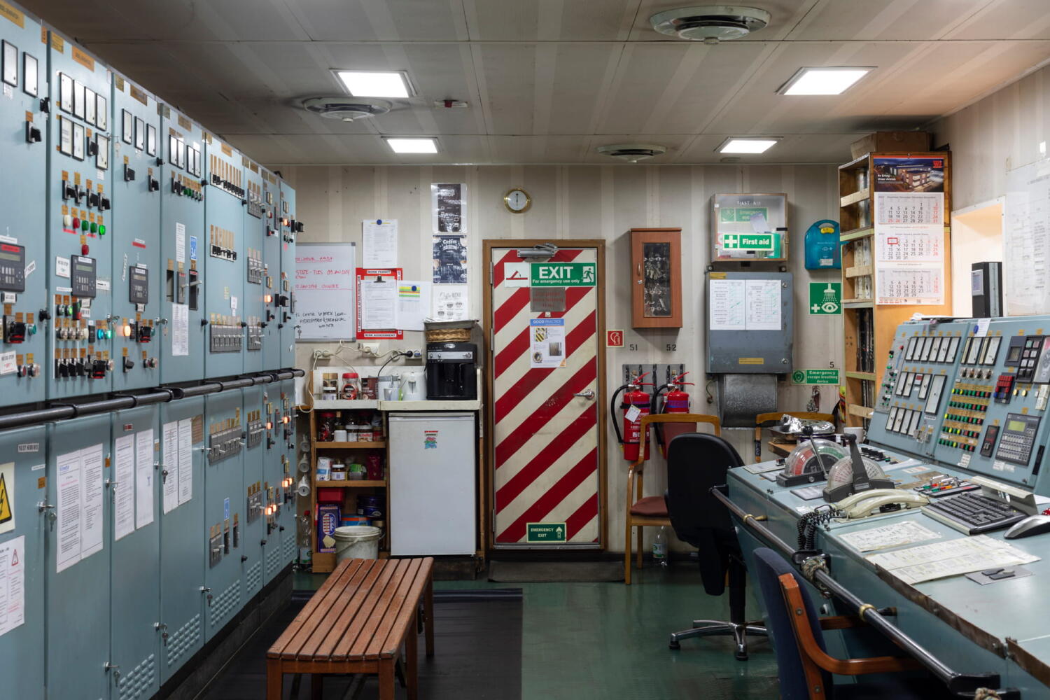 Bridge for controlling the ship Red Cedar during repair work in the Port of Hamburg.