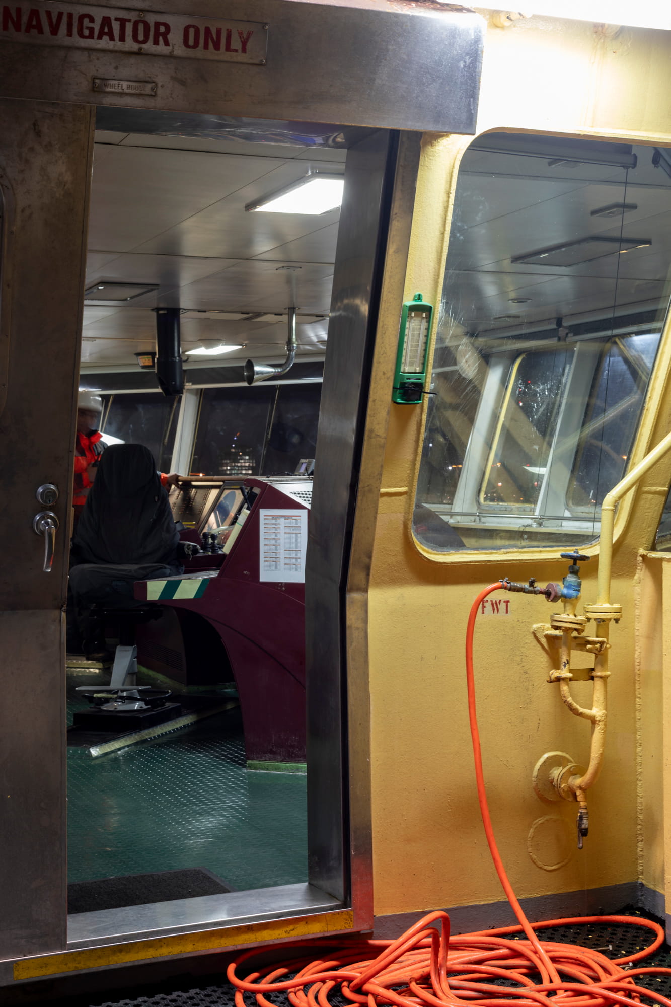 Bridge for controlling the ship Red Cedar during repair work in the Port of Hamburg.