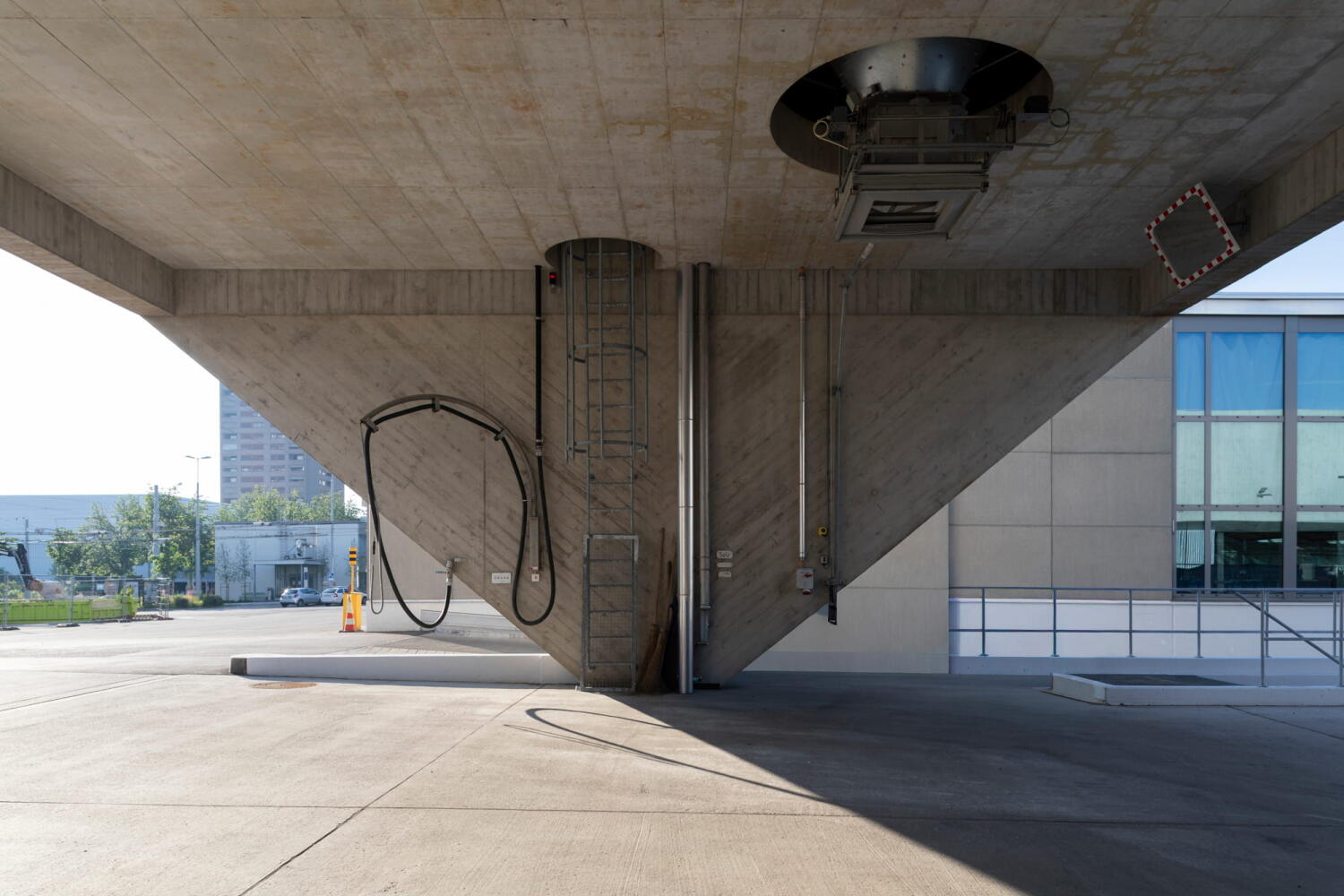 Concrete underpass at the VBZ bus depot designed by Ernst & Humbel Architects in Zurich Hardau.