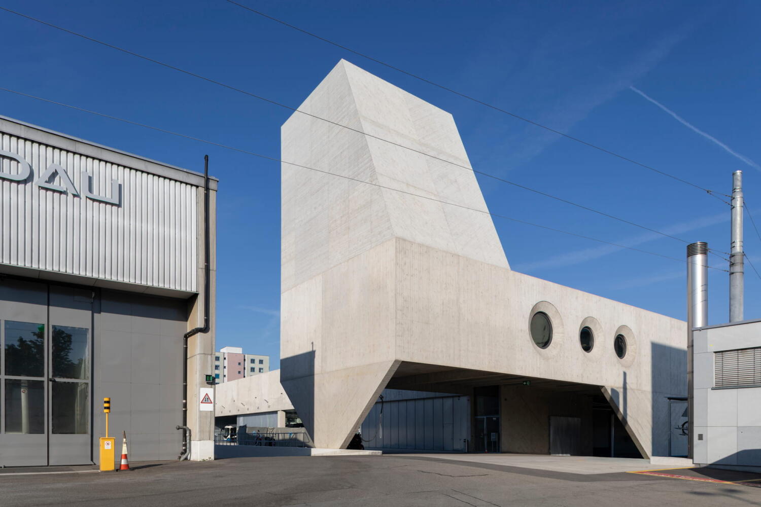 Tower of the VBZ bus depot by Ernst & Humbel Architects in Zurich Hardau.