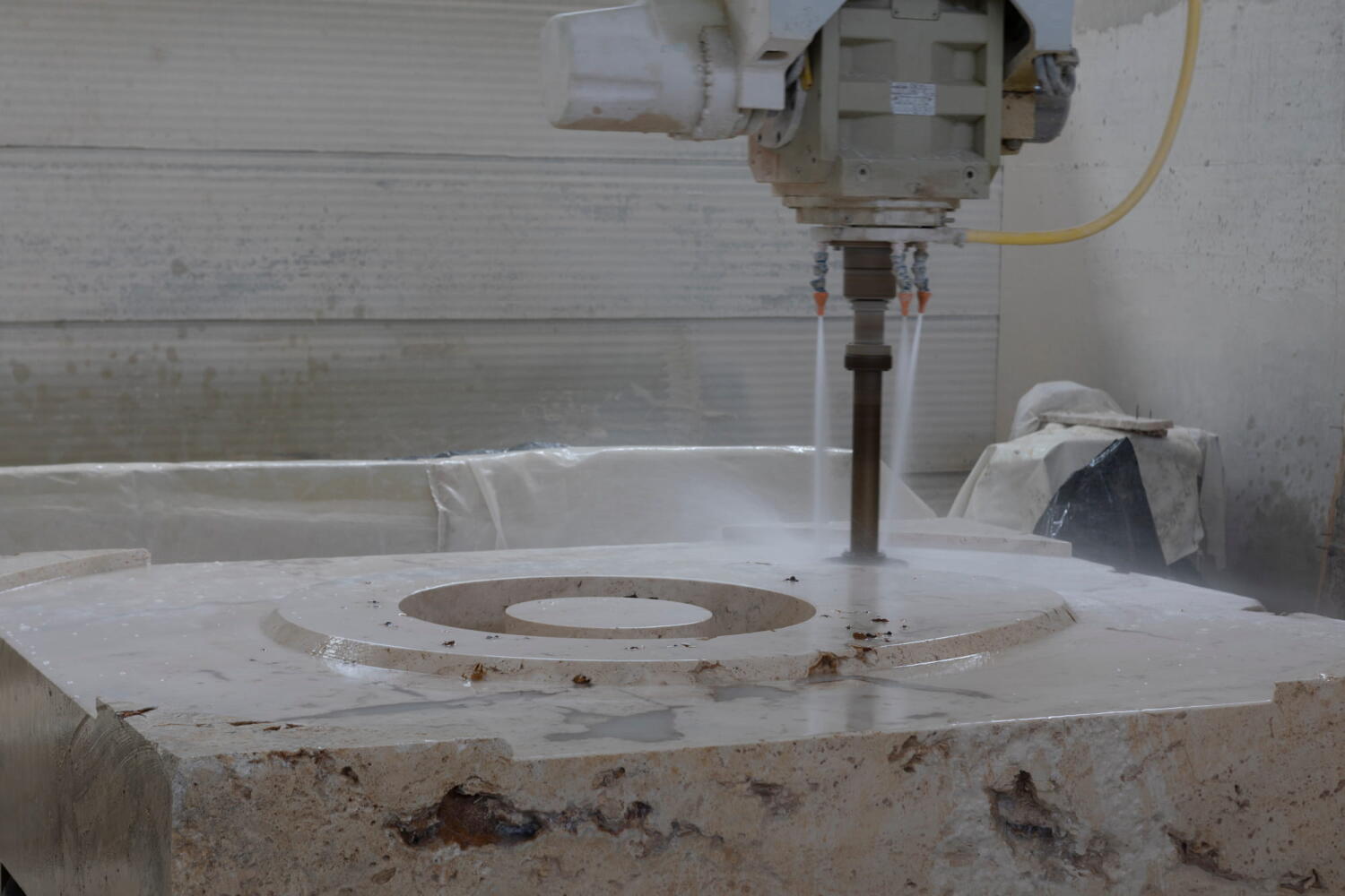 Machine for cutting travertine. 